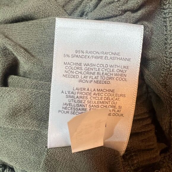 Express ruffled smocked flowy crop top size XS - Picture 6 of 6